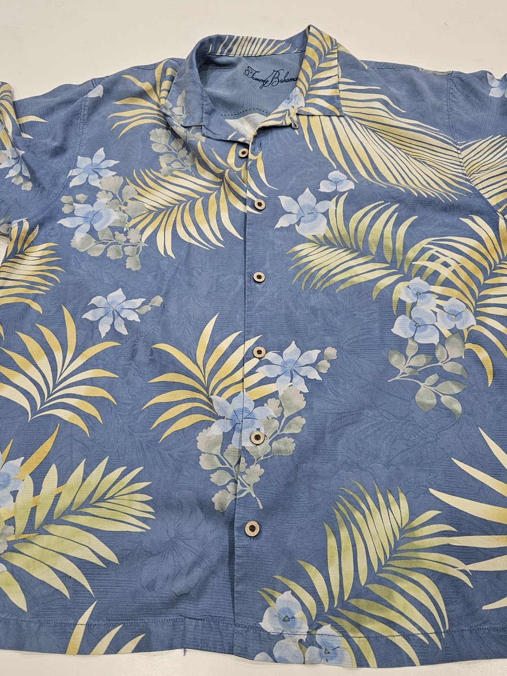 Tommy Bahama Blue Floral Short-Sleeve 100% Silk Shirt
